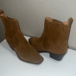 Brown ankle boots- crown vintage. 9.5 Women’s